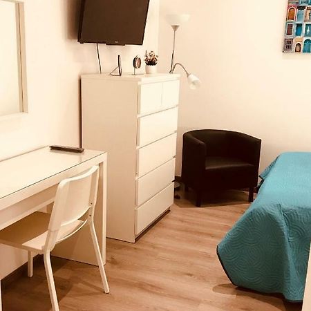 St. Julians Homestay Saint Julian's Екстер'єр фото