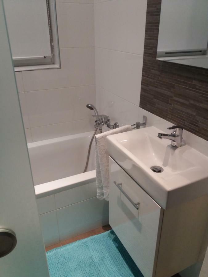St. Julians Homestay Saint Julian's Екстер'єр фото